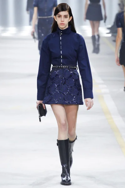 Look 4